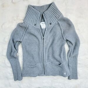 🕊️American Eagle Gray Zip Up Sweater size Small